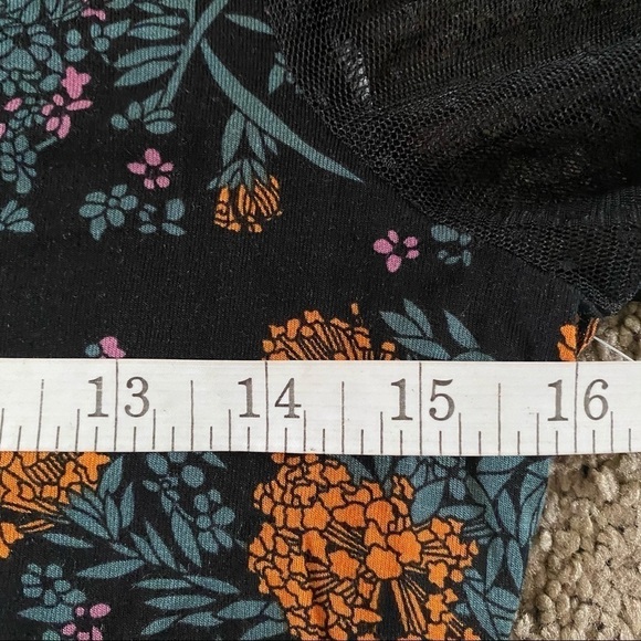 Modcloth black floral top size S NWT - Picture 5 of 9